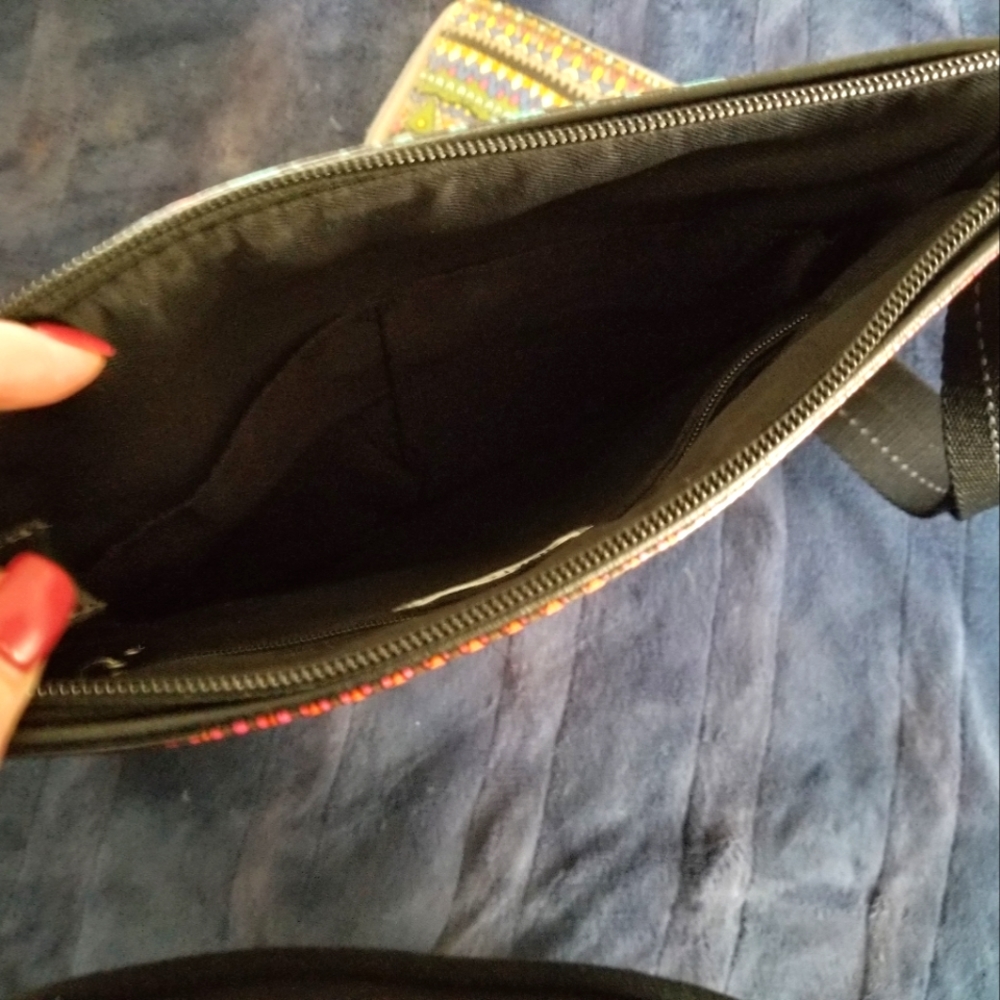 Sakroots cross body bag with wallet. Adjustable strap. Great condition. - Picture 8 of 12